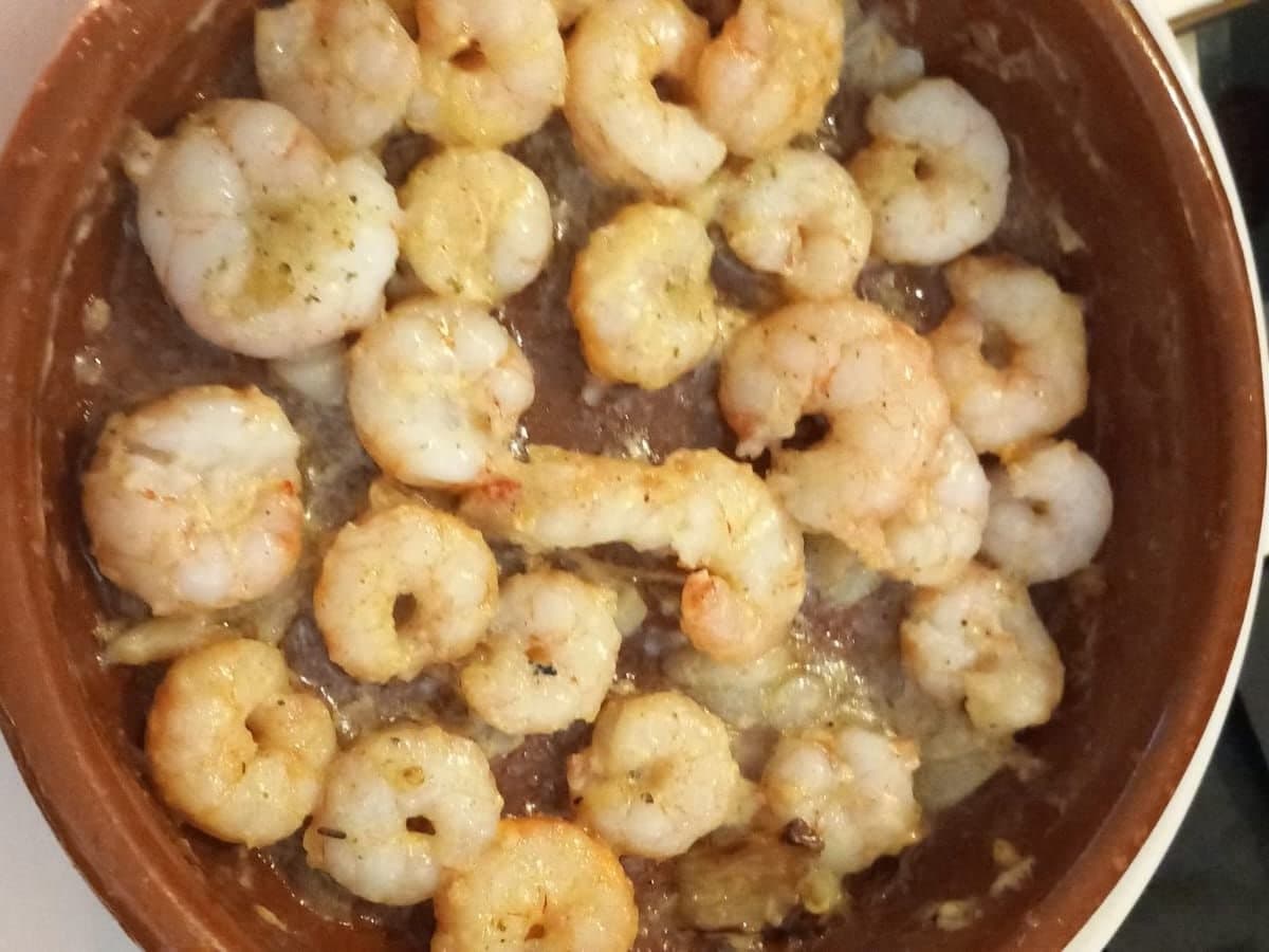 Gambas al ajillo en cazuela de barro
